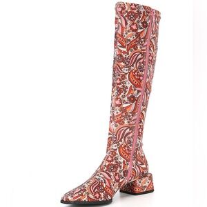 NWOB $99 Chelsea & Violet
Zayla Groovy Print Tall Boots